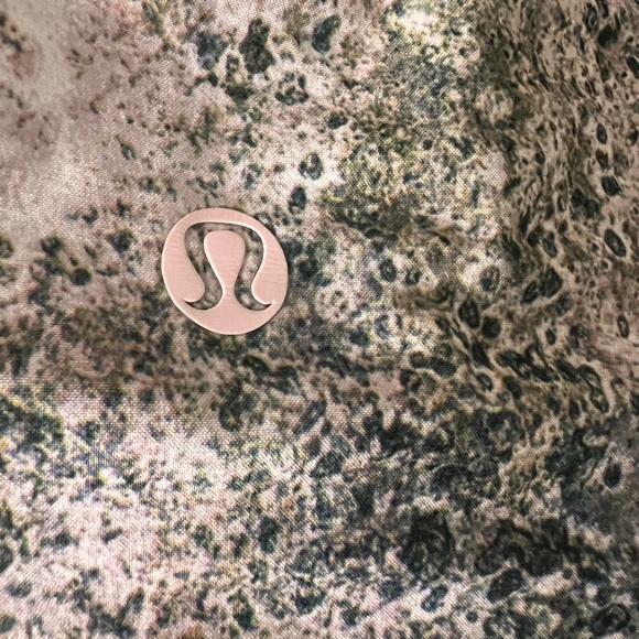 Lululemon Namaskar Pant II
Sugar Crush Multi Size 2 - Picture 4 of 8